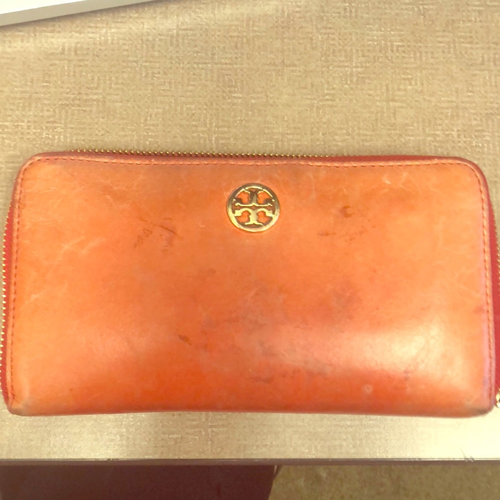 TORY BURCH WALLET - USED